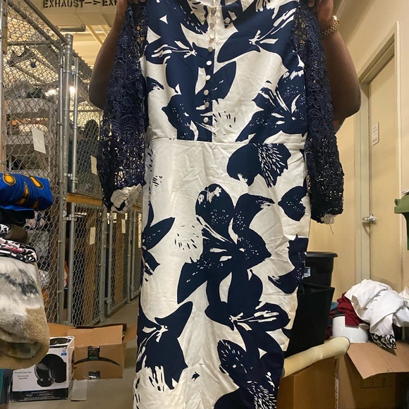 Dress - Picture 2 of 4